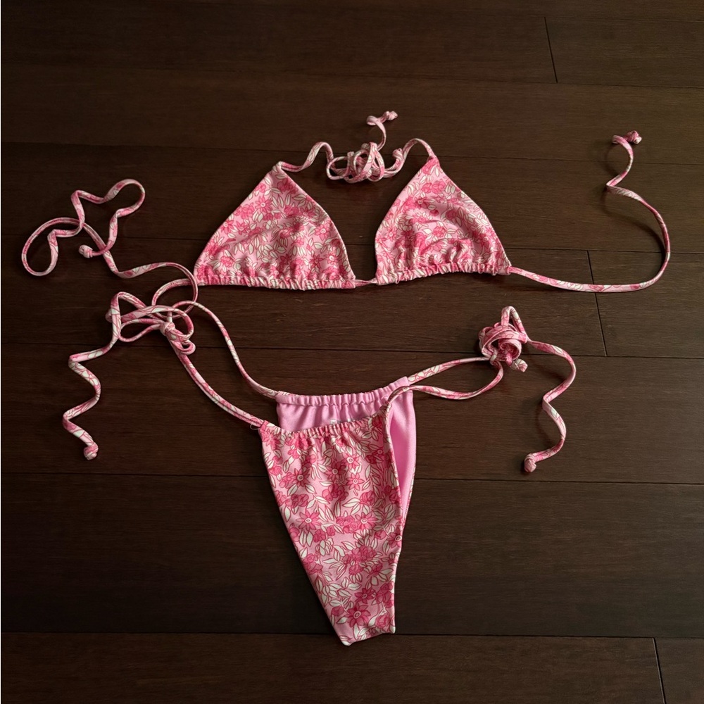 Frankie’s Bikinis Set